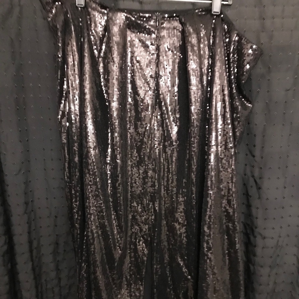 IGIG black lined sequined skirt